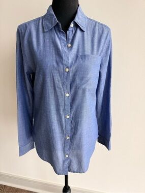 Forever 21 Classic Linen Blue Women's Button-Down Shirt